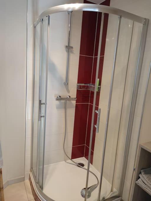 Charmant 2 Pieces A Aubenas 2Etoiles Apartment Ngoại thất bức ảnh