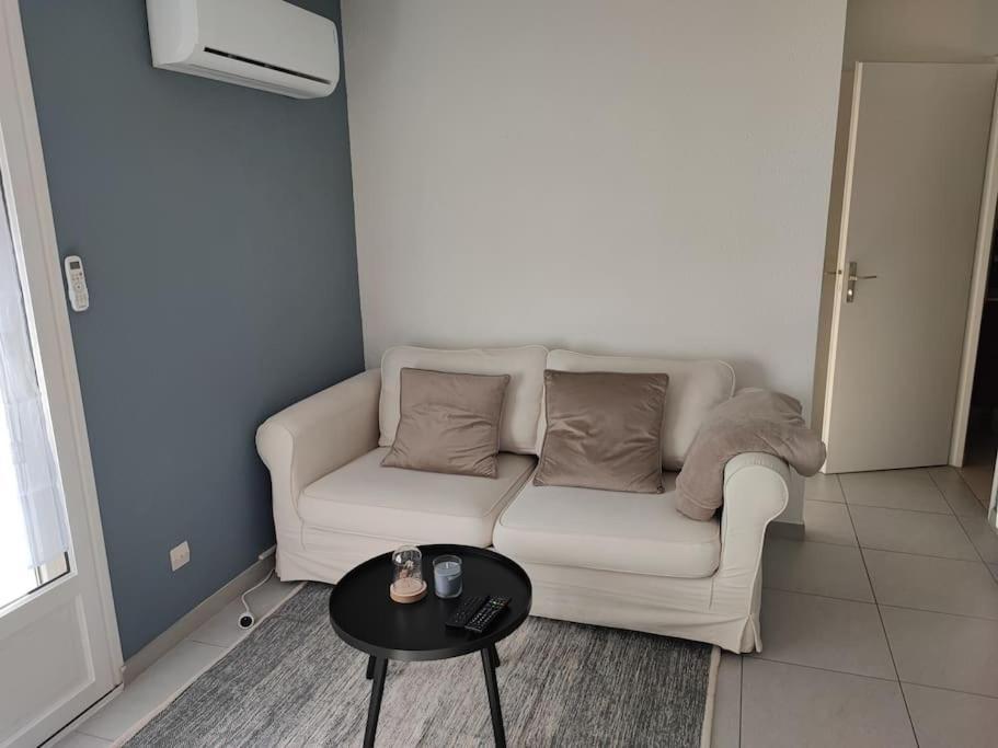 Charmant 2 Pieces A Aubenas 2Etoiles Apartment Ngoại thất bức ảnh